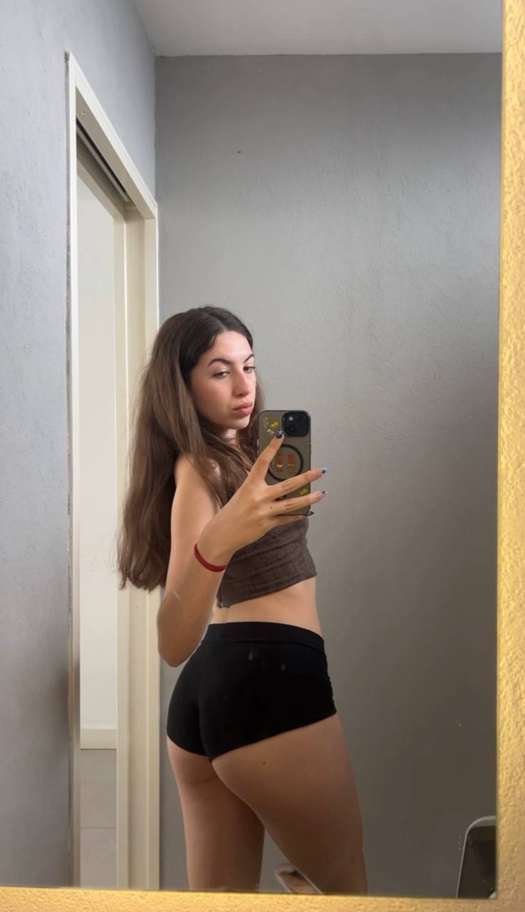 Amber in her underwear in Sakai