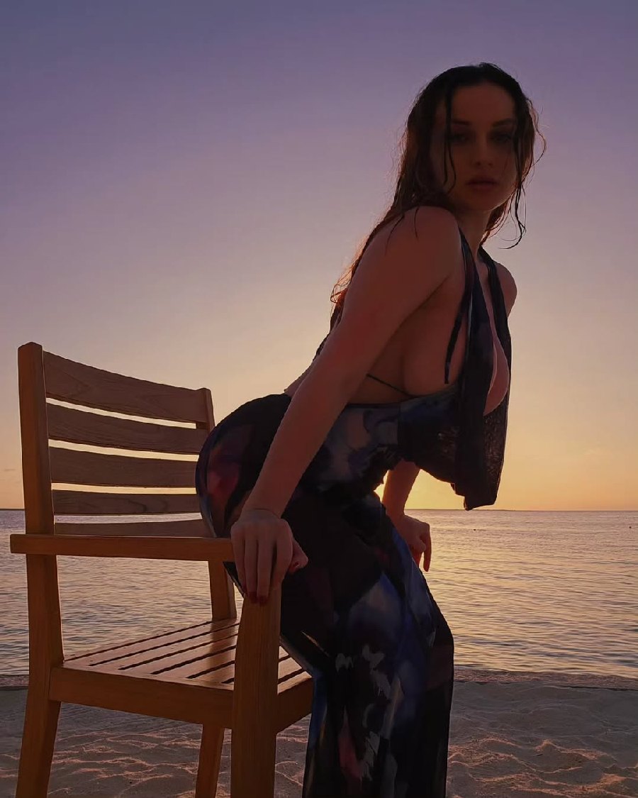 Sexy girl Miranda Faith nude in Sakai