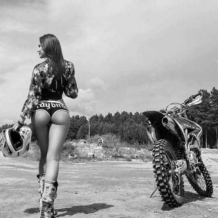 Beautiful girls and motorcycles in Sakai