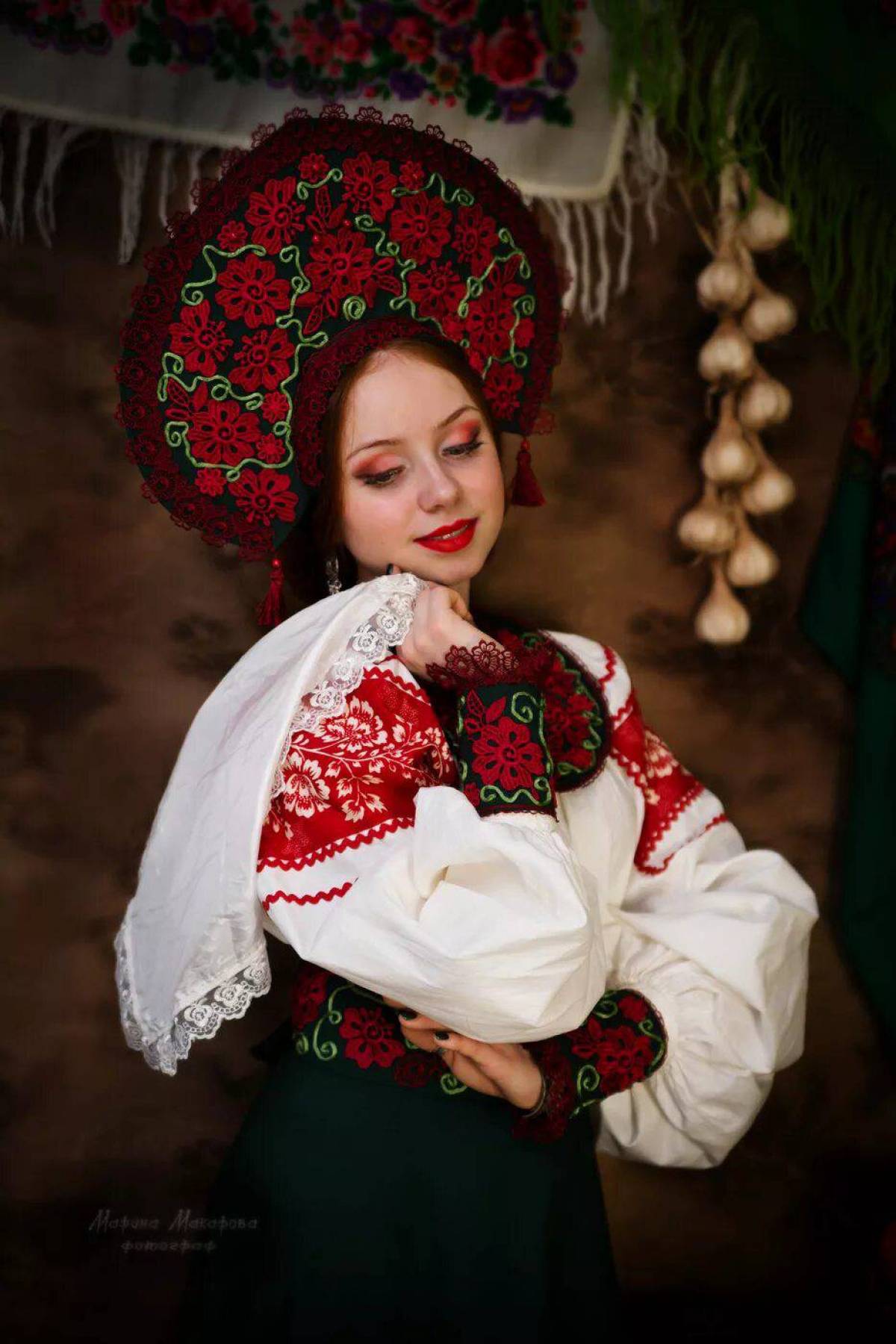 Women in Slavic costumes underwear in Sakai