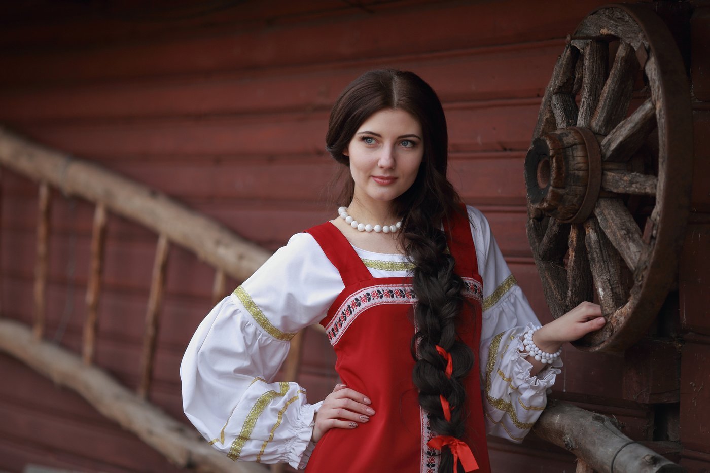 Girls in Slavic costumes in Sakai