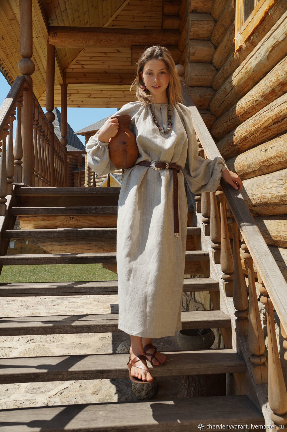 Girls in Slavic costumes in Sakai