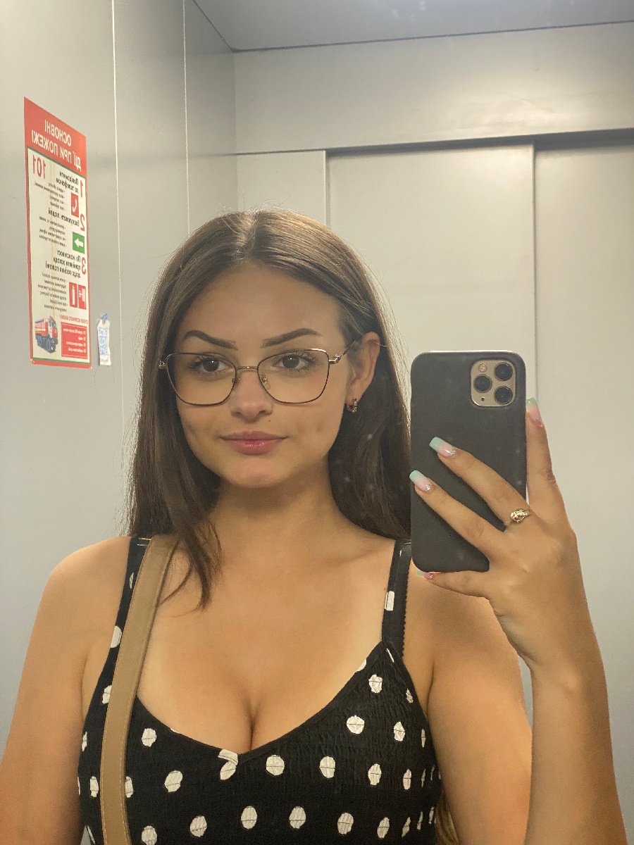 Sexy model Stacy in Sakai